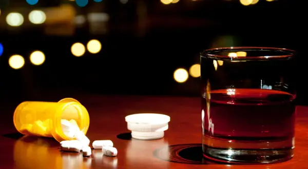 Ibuprom i alkohol: Nigdy nie rób tego razem! Dlaczego?